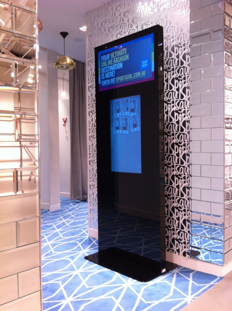 Sportsgirl invests in interactive mirrors
