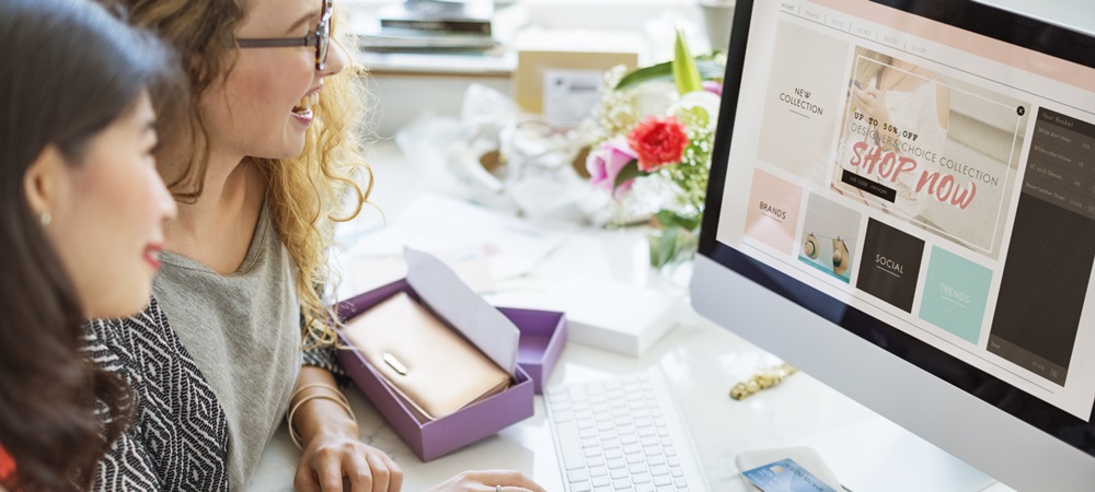 Australians spent a record amount online shopping in 2017